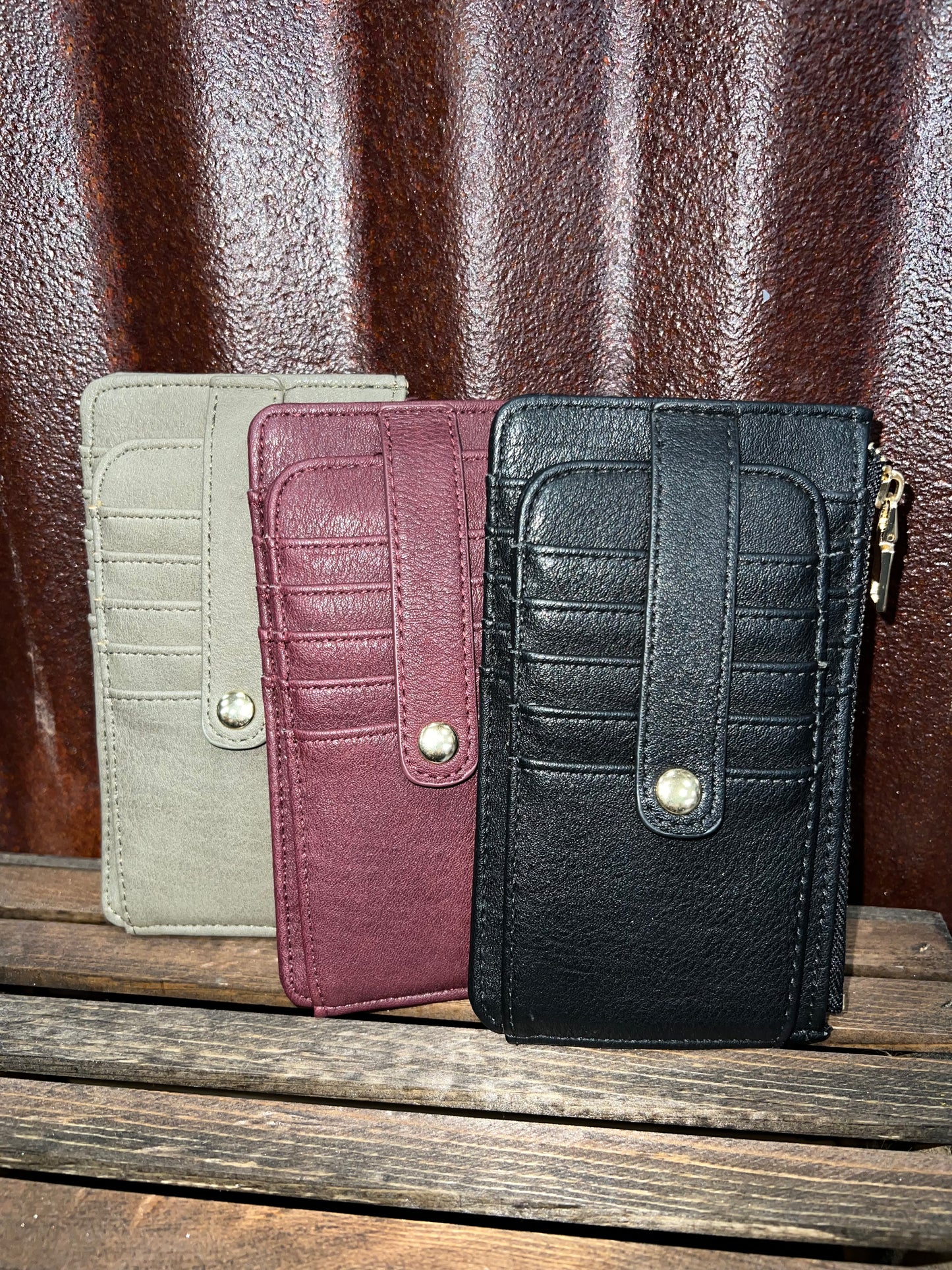 Swipe Away Extendable Wallet - Olive