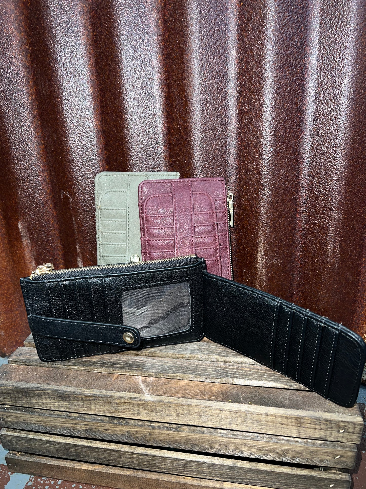 Swipe Away Extendable Wallet - Olive
