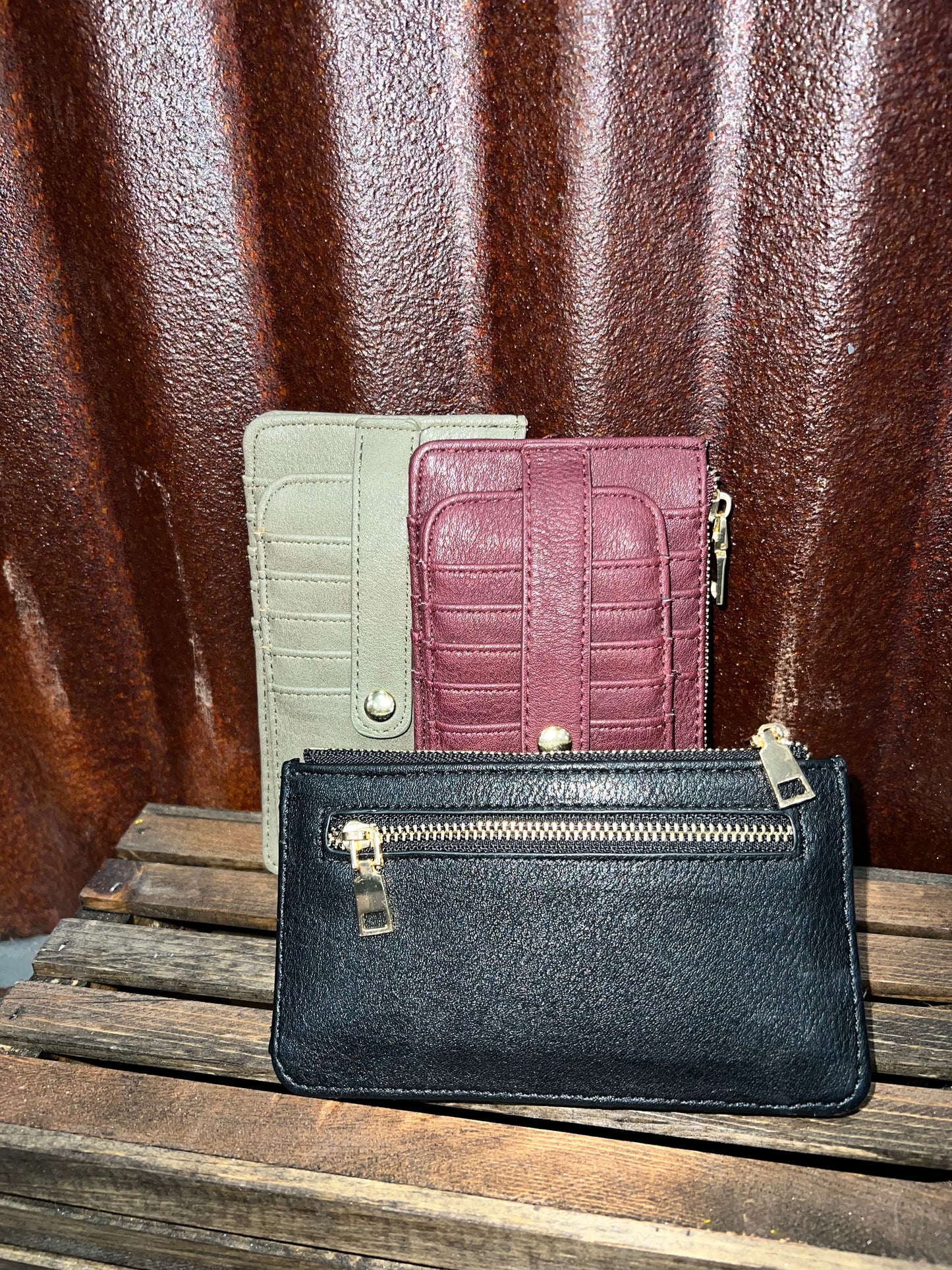 Swipe Away Extendable Wallet - Olive
