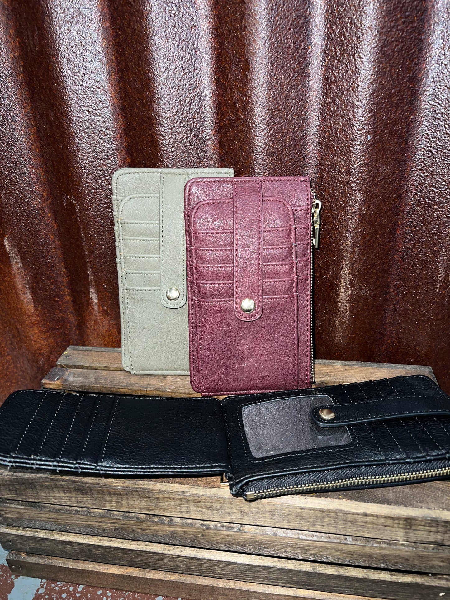 Swipe Away Extendable Wallet - Olive